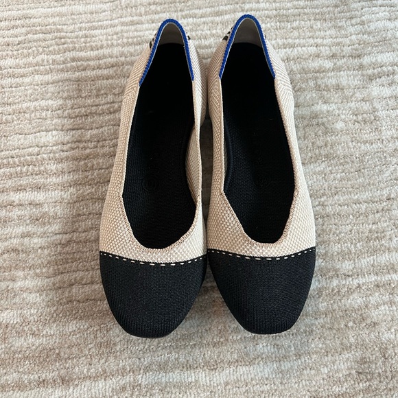 Rothy’s The Square - Tuxedo Size 7 - Beige and Black Flats - Picture 3 of 3
